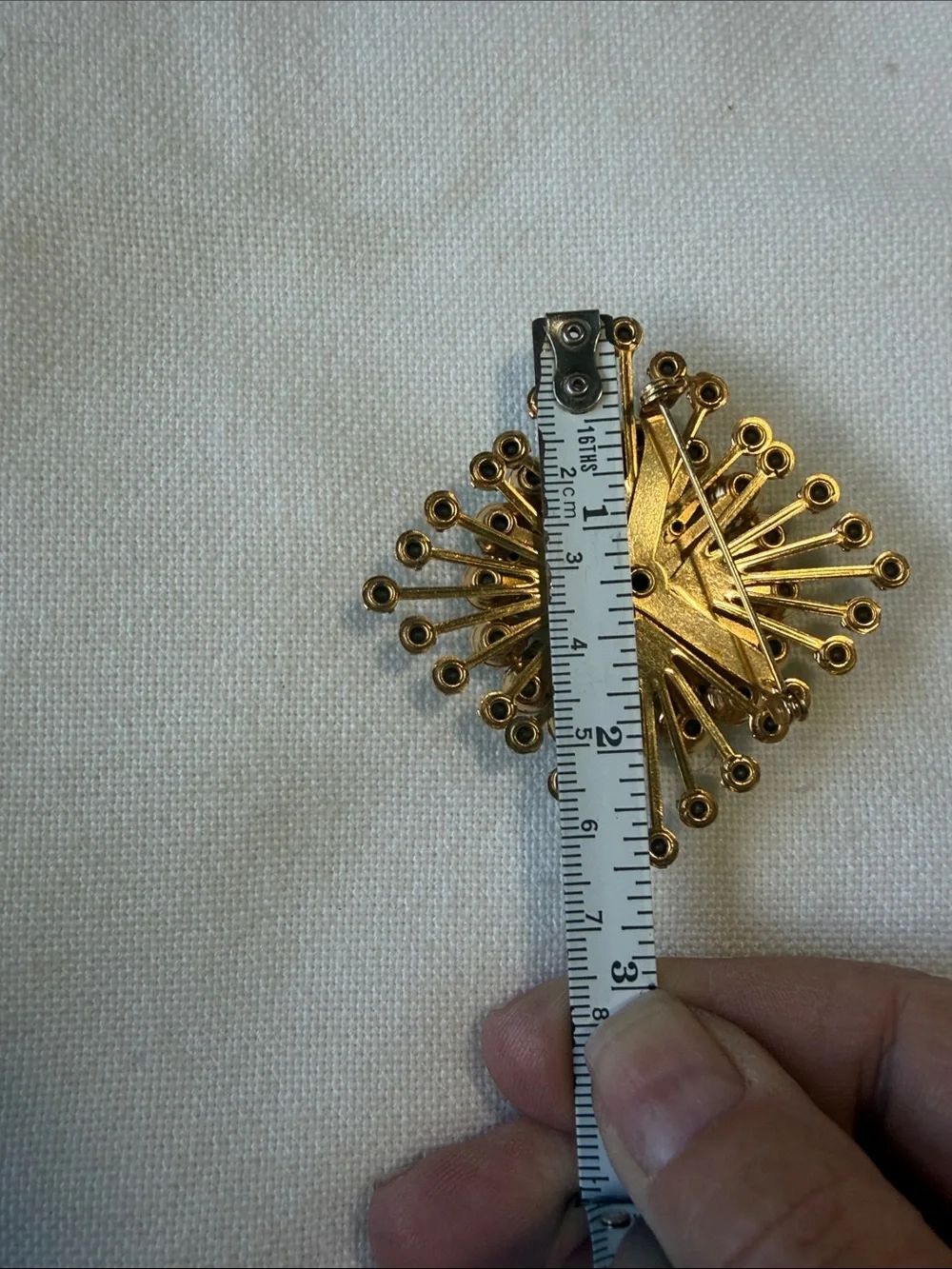 Gold-Tone Aurora Borealis Crystal Burst Brooch - Green Sparkle